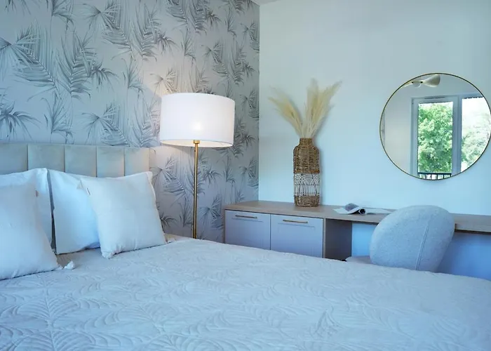 In - - Pilice Daire *